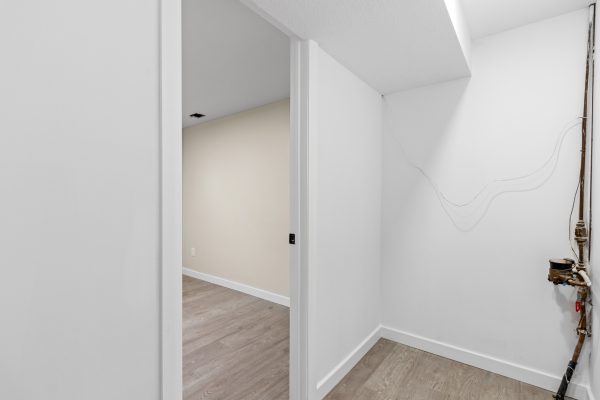 1030 YONGE STREET S