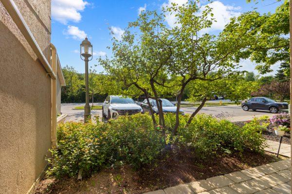 212 - 107 WINTERGREEN PLACE