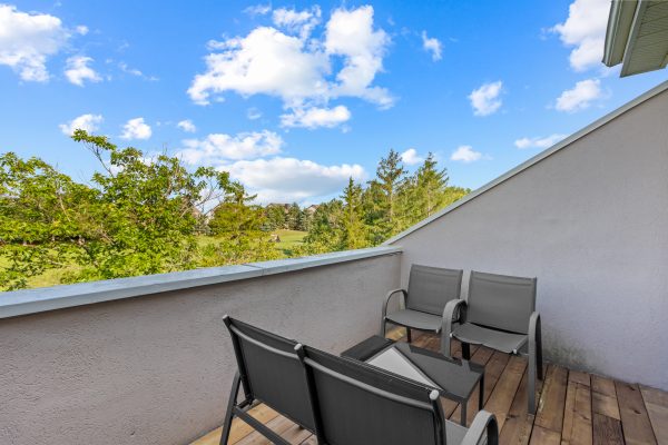212 - 107 WINTERGREEN PLACE