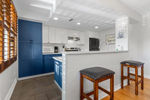 212 - 107 WINTERGREEN PLACE