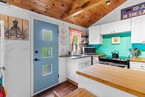 109 LAKEVIEW ROAD