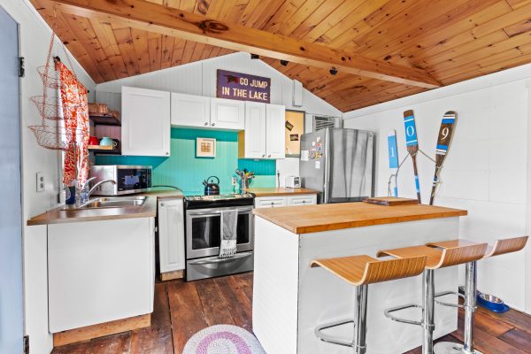 109 LAKEVIEW ROAD