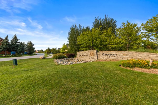 208 - 115 FAIRWAY COURT