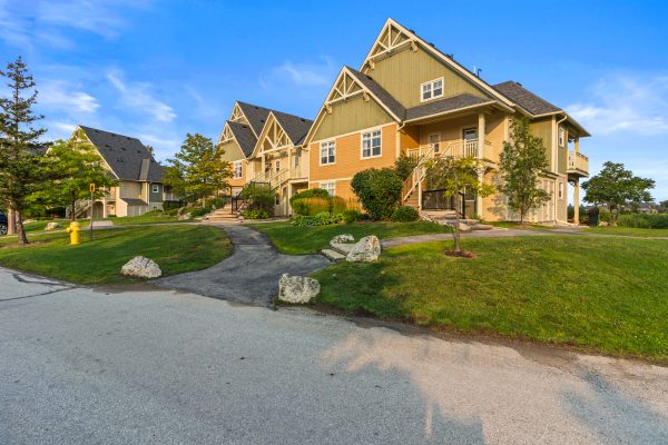 208 - 115 FAIRWAY COURT