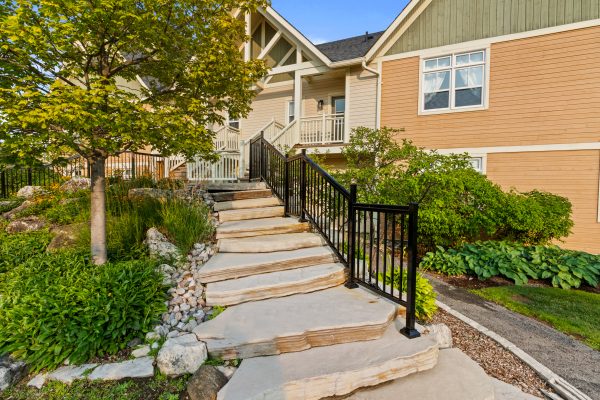 208 - 115 FAIRWAY COURT