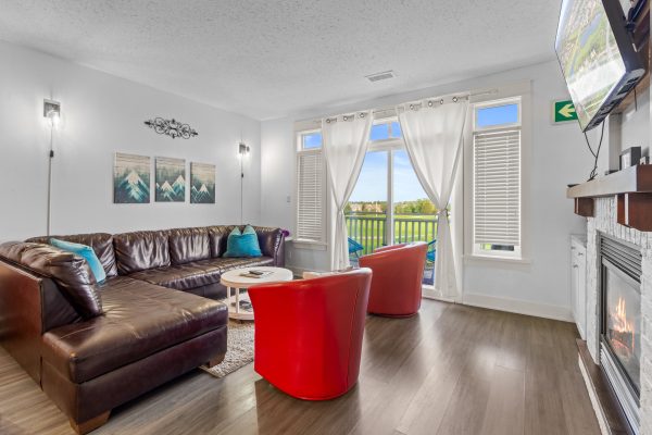 208 - 115 FAIRWAY COURT