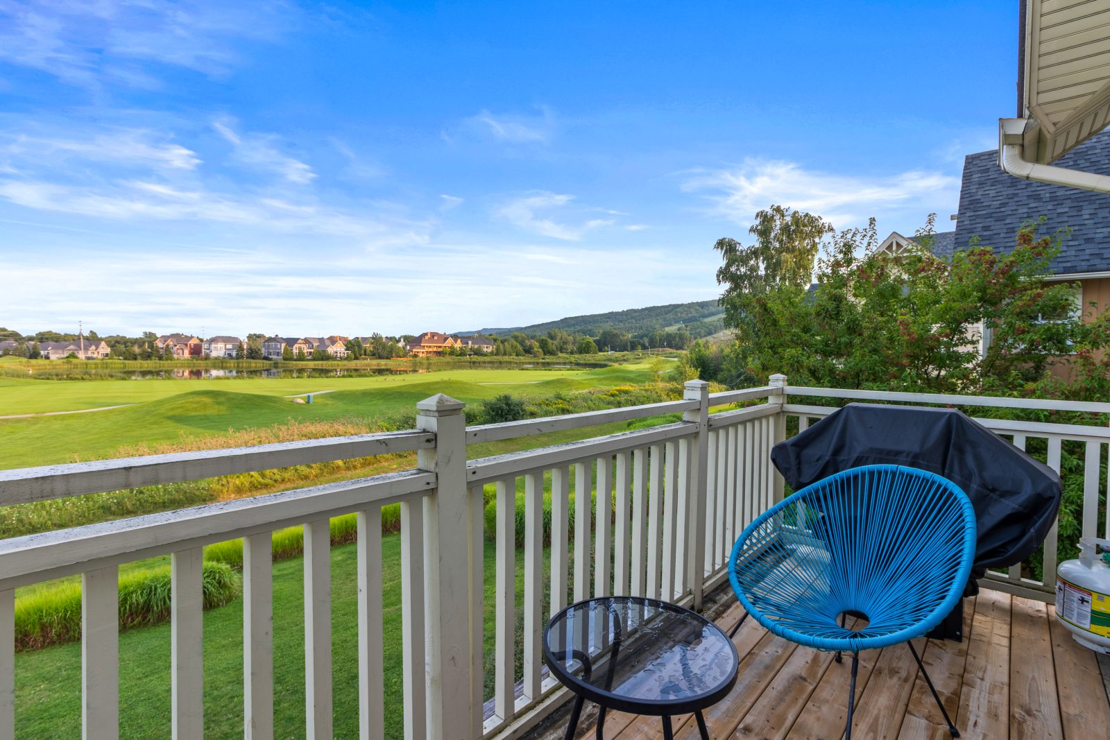 208 - 115 FAIRWAY COURT