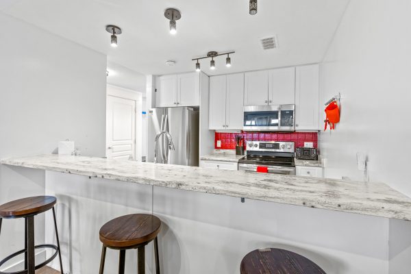 208 - 115 FAIRWAY COURT