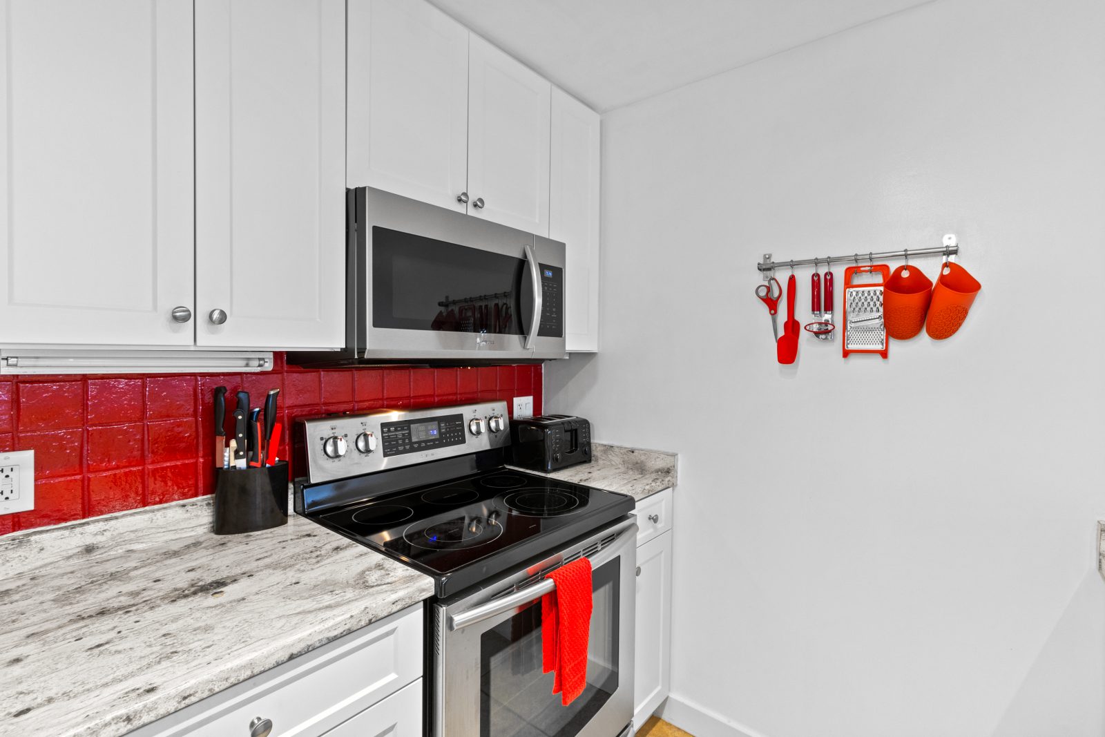 208 - 115 FAIRWAY COURT