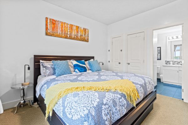 208 - 115 FAIRWAY COURT