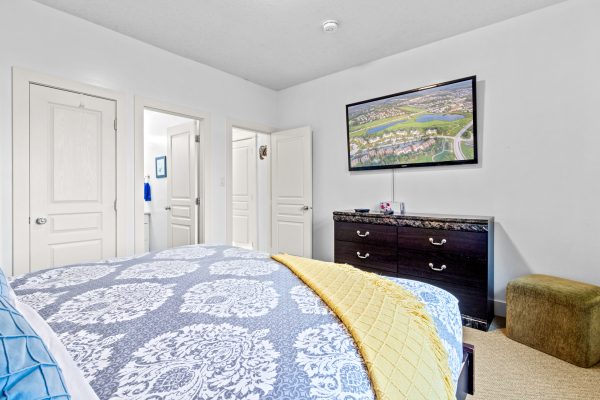 208 - 115 FAIRWAY COURT