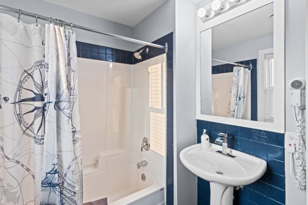 208 - 115 FAIRWAY COURT