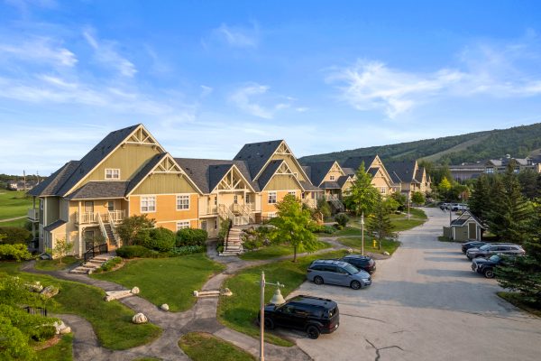 208 - 115 FAIRWAY COURT