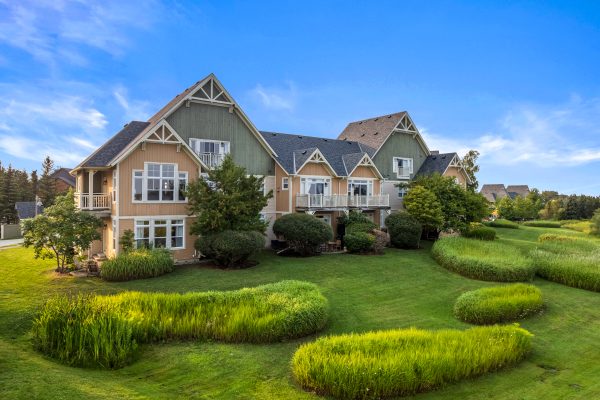208 - 115 FAIRWAY COURT