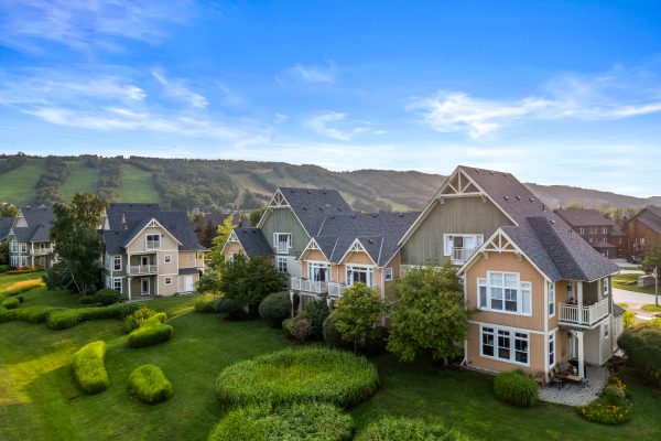 208 - 115 FAIRWAY COURT