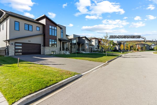 125 STONELEIGH DRIVE