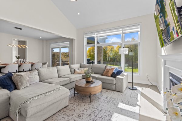 125 STONELEIGH DRIVE