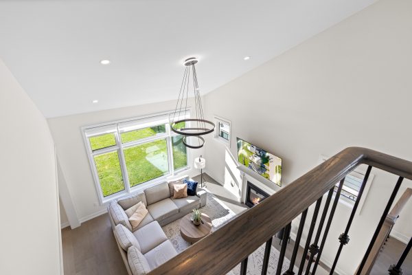 125 STONELEIGH DRIVE
