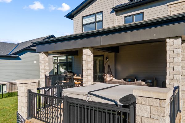 125 STONELEIGH DRIVE