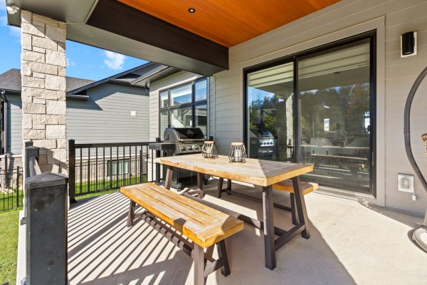 125 STONELEIGH DRIVE