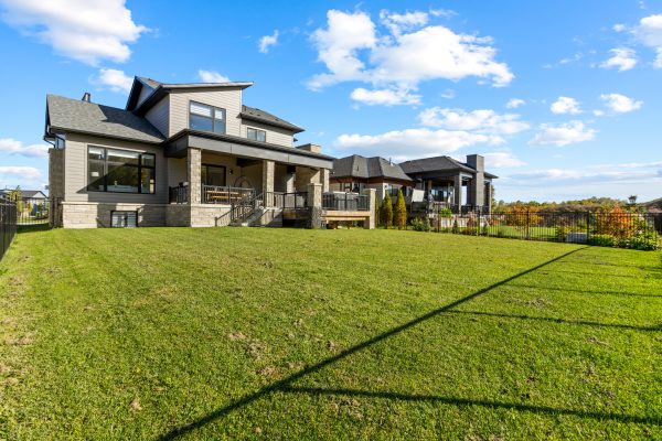 125 STONELEIGH DRIVE