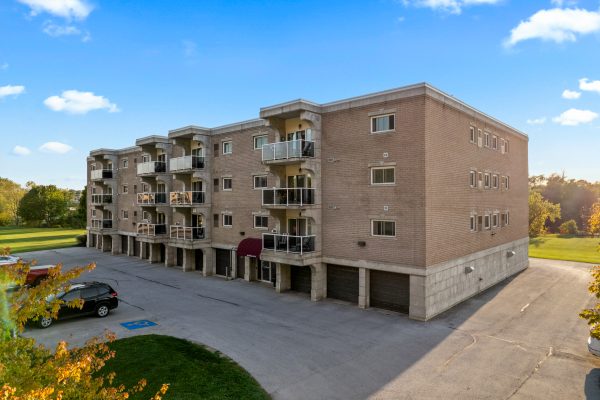 406 - 125 WILLIAM STREET N