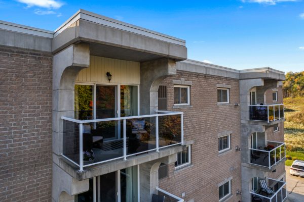 406 - 125 WILLIAM STREET N