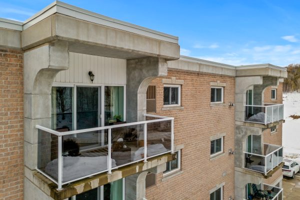 406 - 125 WILLIAM STREET N