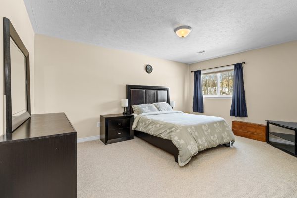 406 - 125 WILLIAM STREET N
