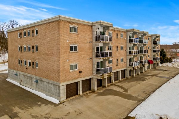 406 - 125 WILLIAM STREET N