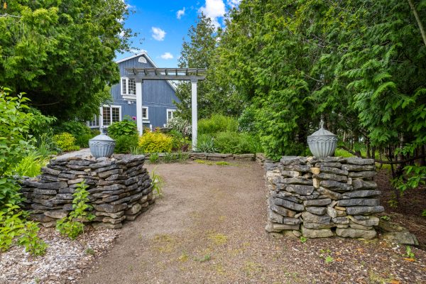 127 PINE TREE HARBOUR ROAD