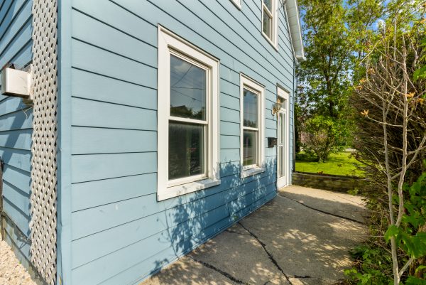1323 2ND AVENUE W