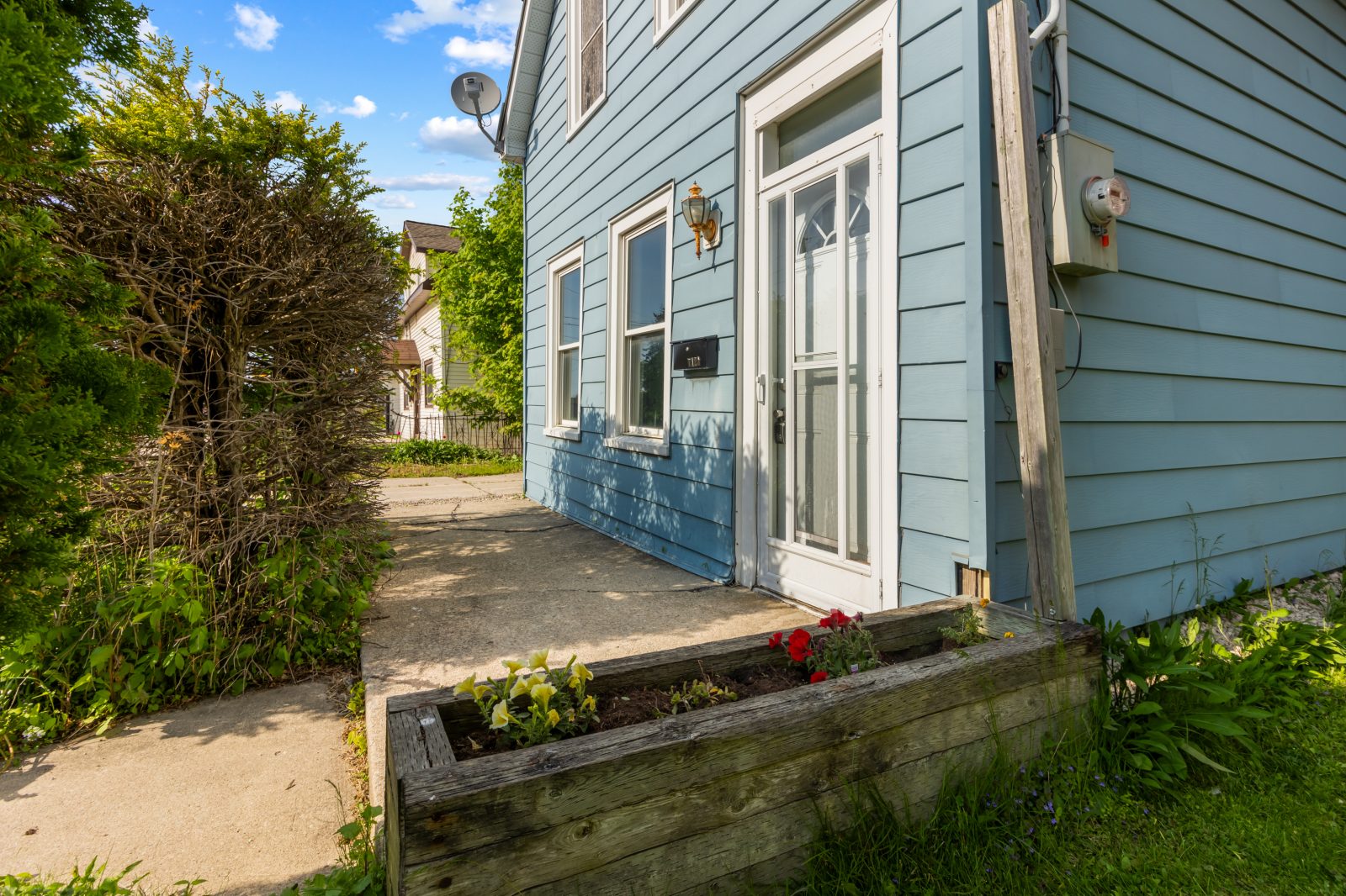1323 2ND AVENUE W