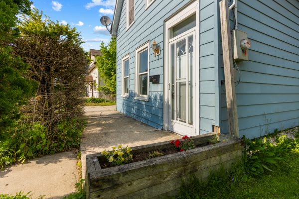1323 2ND AVENUE W
