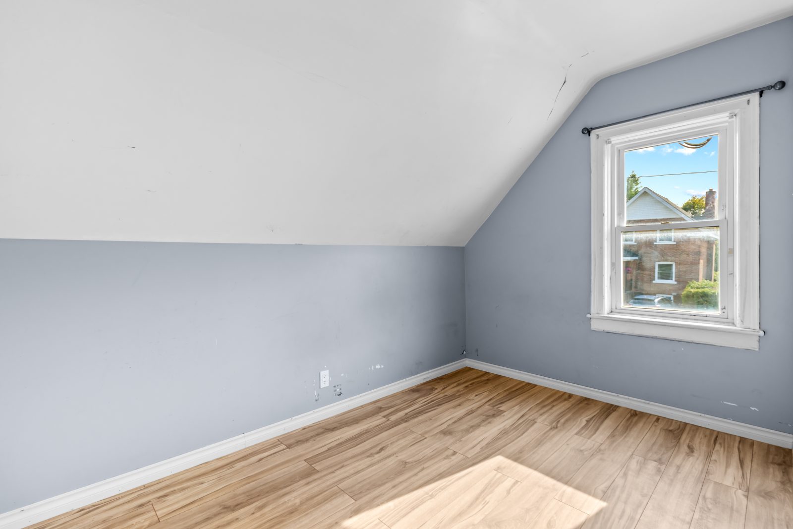 1323 2ND AVENUE W