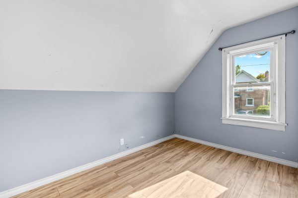 1323 2ND AVENUE W