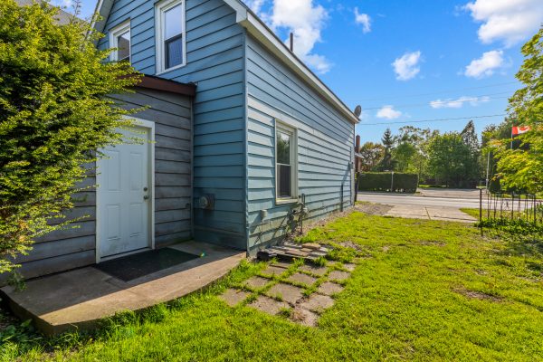 1323 2ND AVENUE W