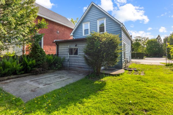 1323 2ND AVENUE W