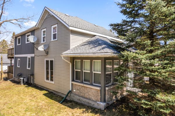144 LOUCKS LANE