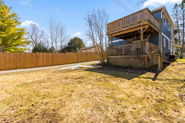 144 LOUCKS LANE