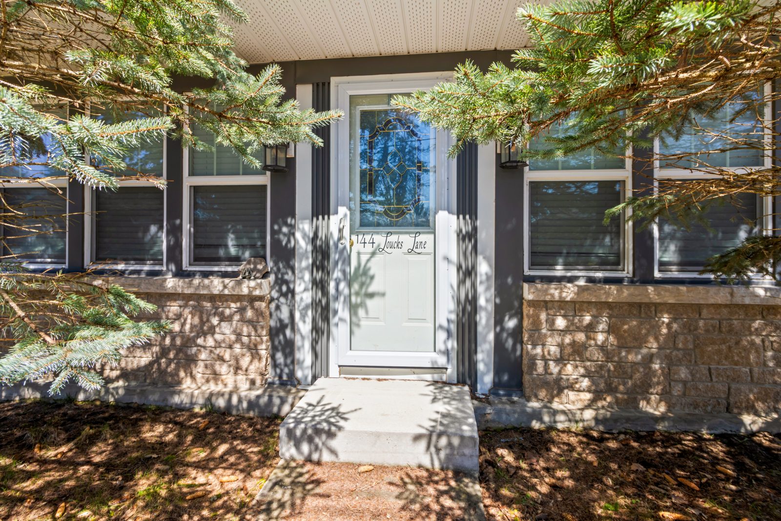144 LOUCKS LANE