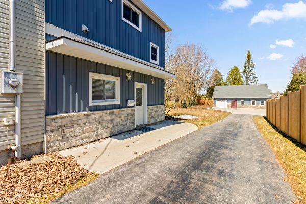 144 LOUCKS LANE