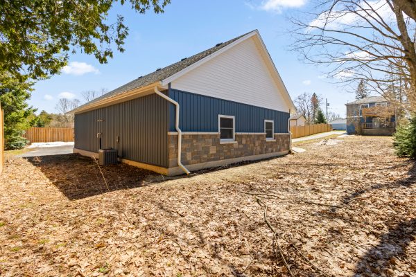 144 LOUCKS LANE