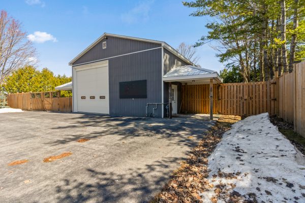 144 LOUCKS LANE