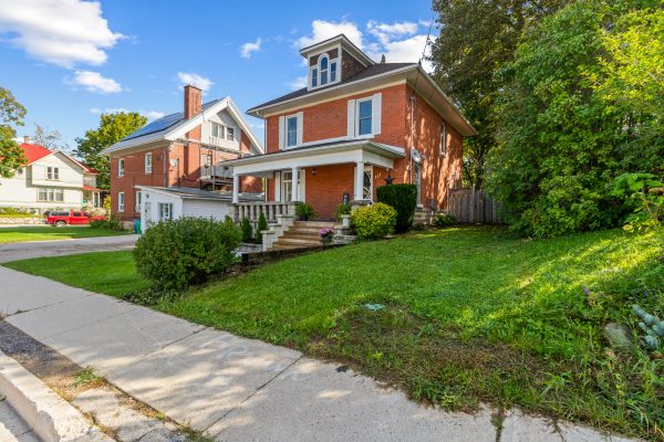 151 ALBERT STREET N