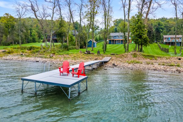 172 QUEENS BUSH DR DRIVE