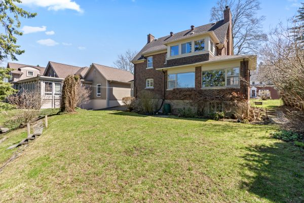 190 4TH STREET W