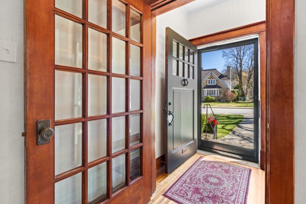 190 4TH STREET W