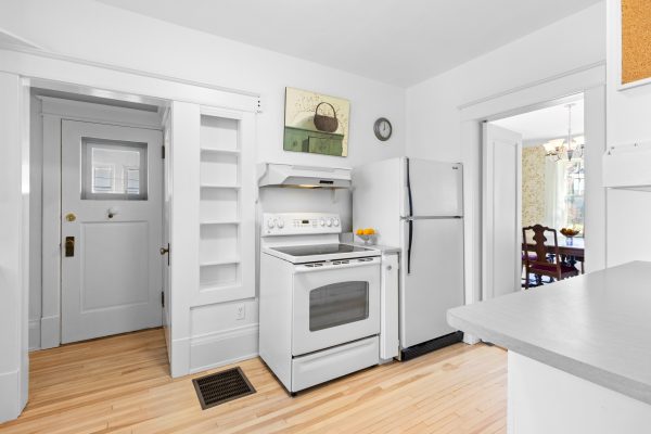 190 4TH STREET W