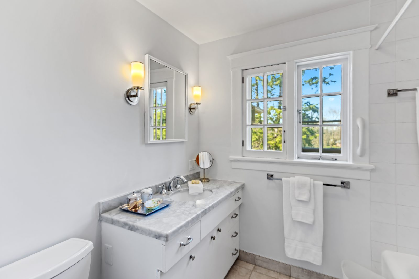 190 4TH STREET W